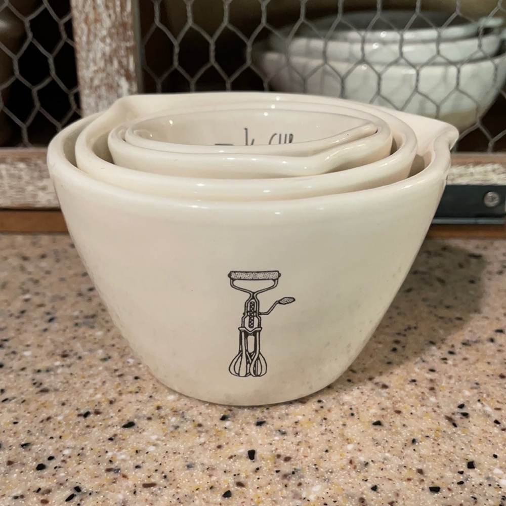 Rae Dunn Icon Measuring Cups
